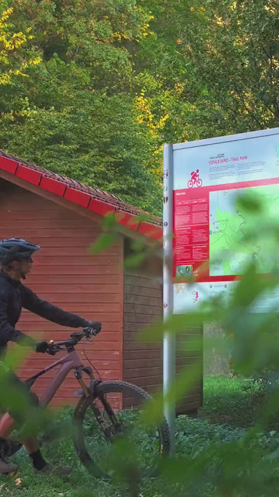 Schwäbische Alb #Rücksicht, mit Ton: alb-mountainbikerin-ton